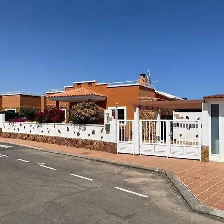 Casa Piedra, Luxury Family Front Line Golf, Hot Tub,pool Table, 8 Pers, Villa Caleta De Fuste