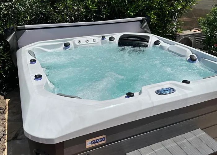 Casa Piedra, Luxury Family Front Line Golf, Hot Tub,pool Table, 8 Pers, Villa