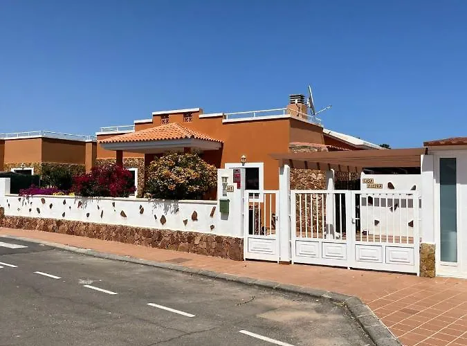 Casa Piedra, Luxury Family Front Line Golf, Hot Tub,pool Table, 8 Pers, 빌라 칼레타데푸스테